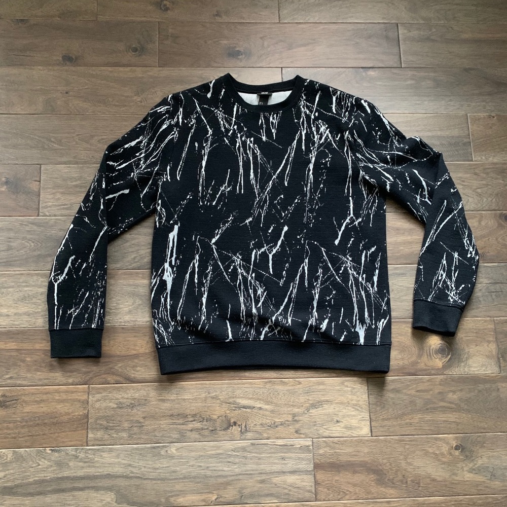 Mens H&M long sleeve sweater. Size M.
